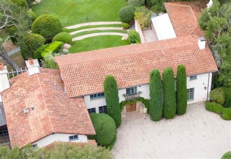 house of many mansions photos|Oprah Winfrey House: Photos of Her Many Mansions.